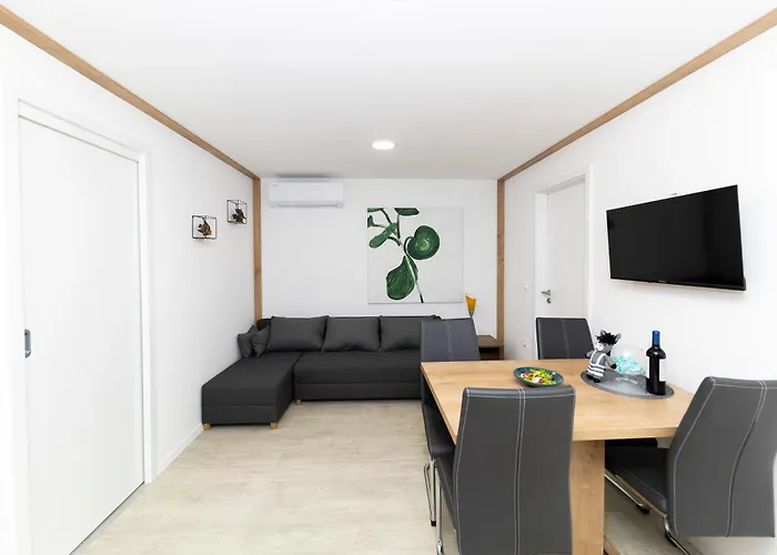 Ljetni San * Драге